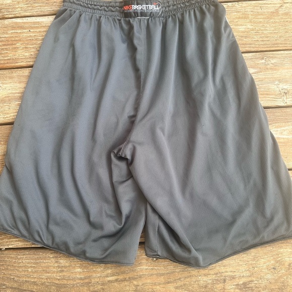 Nike Men's Black and Gray Athletic Shorts - Picture 6 of 6
